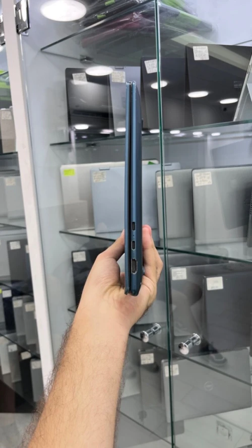LENOVO YOGA PRO 7 AMD Ryzen 7 7735HS 16RAM 512SSD AMD RADEON 02GB DÉDIÉE 