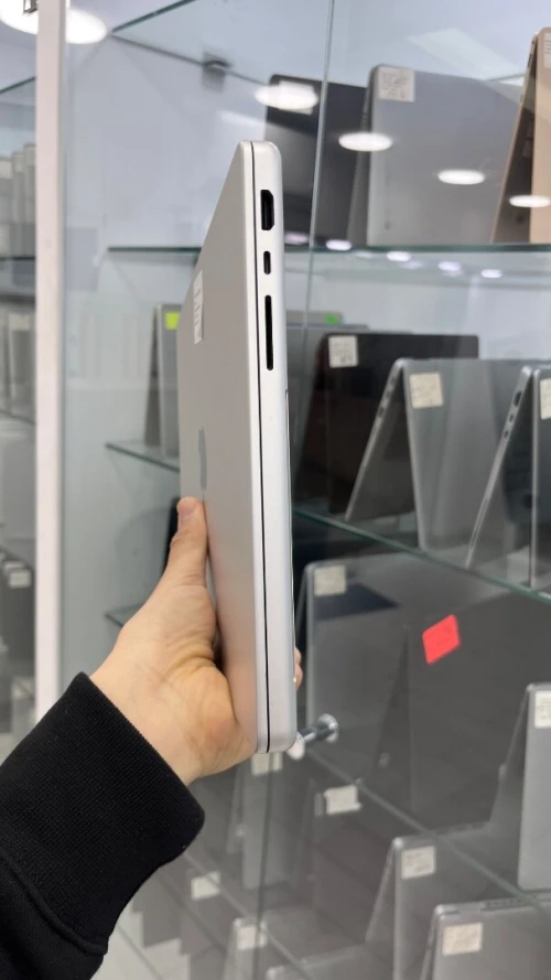 MACBOOK PRO 2021 M1 PRO 14'' 32RAM 512 SSD BATTERIE 100%