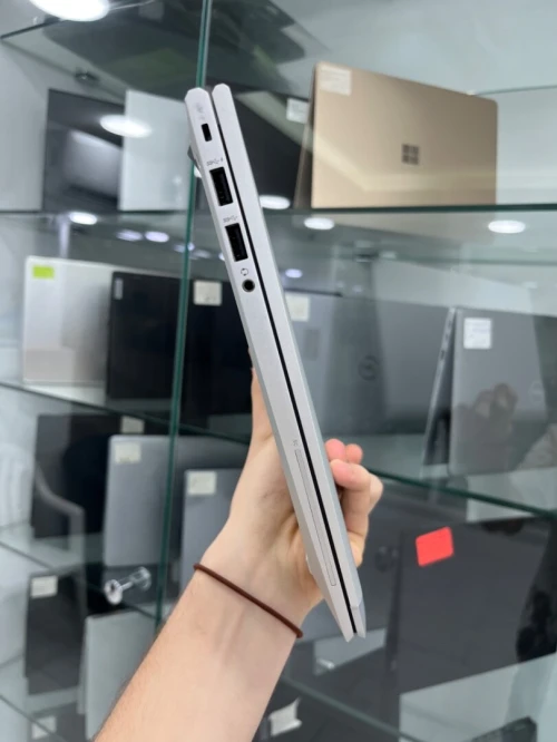 HP ELITEBOOK 845 G8 AMD Ryzen 5 PRO 5650U  16RAM 256SSD 14'' FHD BATTERIE +3.5 HEURES AMD RADEON  TRÈS  BON ÉTAT GARANTIE 06 MOIS