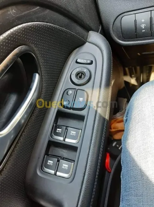 Kia Carens 2015 Luxe