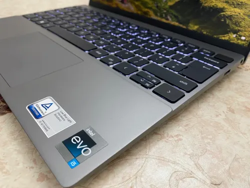 Dell Vostro 5320 i5-1240P