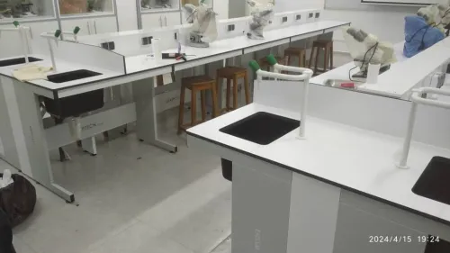 Paillasse pour laboratoire 