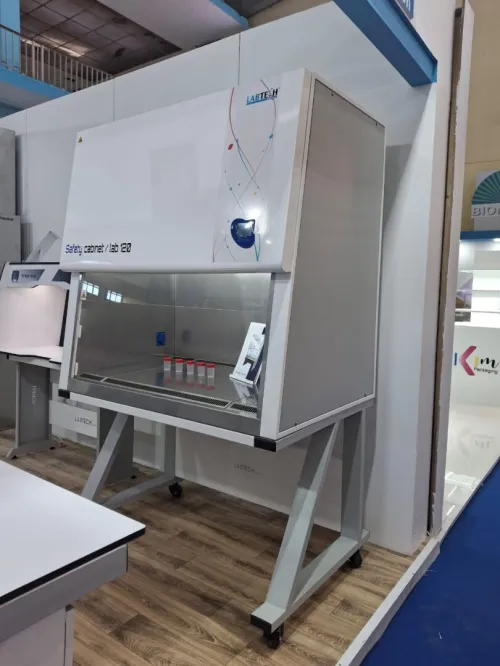 Poste de sécurité microbiologique PSM pour laboratoire 