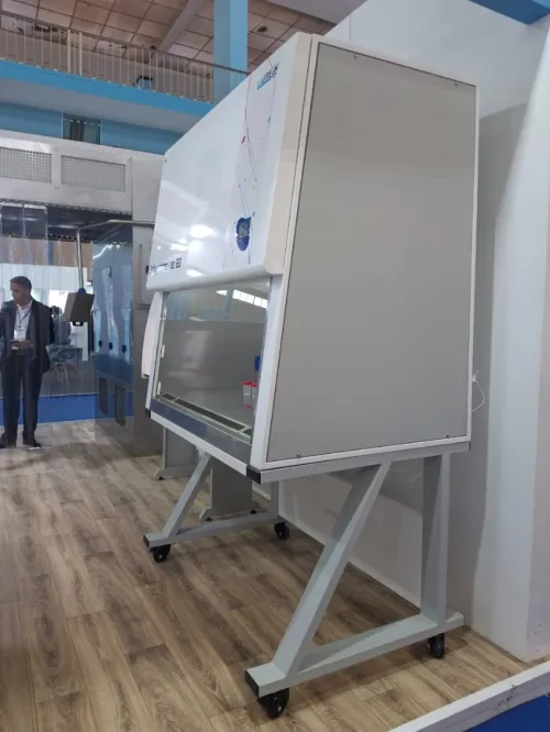 Poste de sécurité microbiologique PSM pour laboratoire 