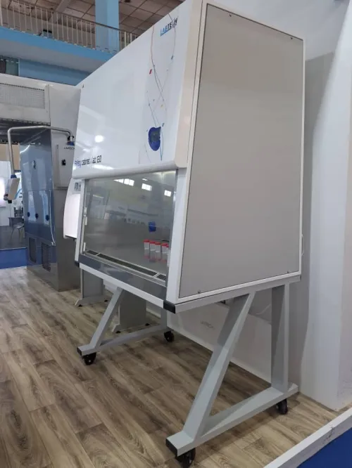Poste de sécurité microbiologique PSM pour laboratoire 
