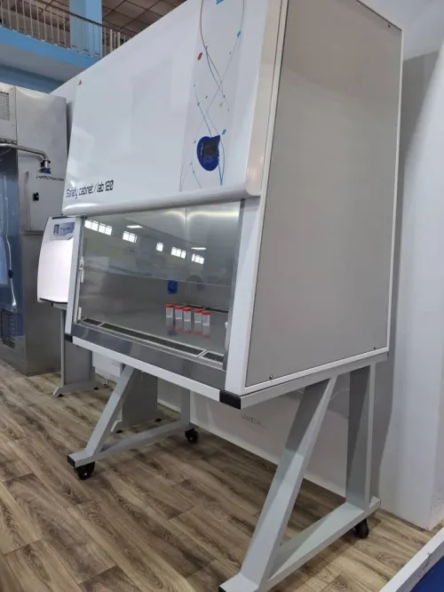 PSM (Poste de sécurité microbiologique Classe A type II) 