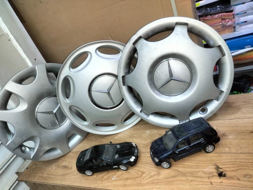 pieses mercedes