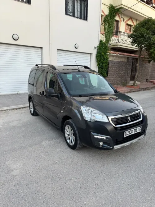 Peugeot Partner 2018 Tepee Allure 