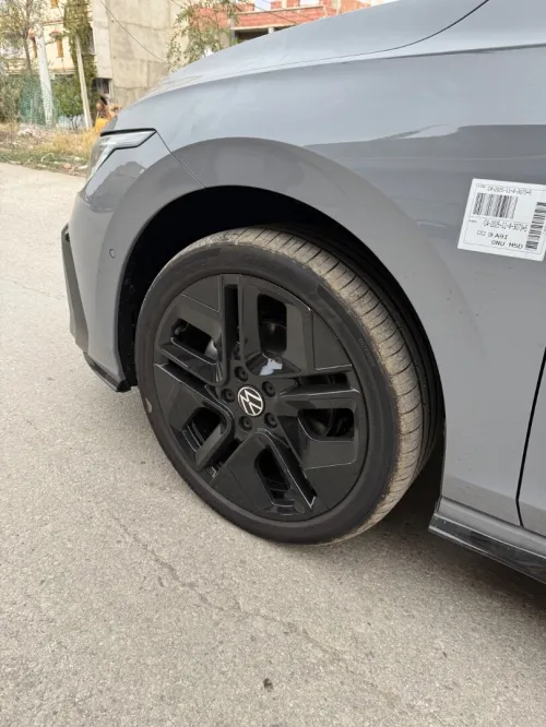Volkswagen Golf 8.5 2025 R lien