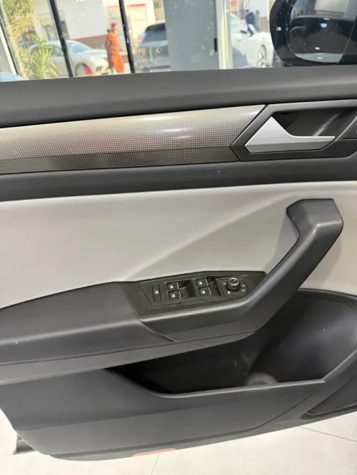 Volkswagen T-Roc 2025 R- Line Edition 