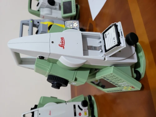 Station Total Leica اجهزه طوبوغرافيه بالضمان appareil topographique