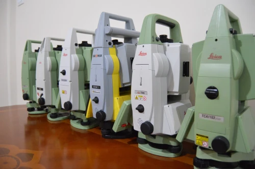 Station Total Leica اجهزه طوبوغرافيه بالضمان appareil topographique