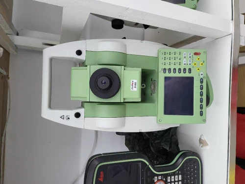  appareil topographique Leica Model Station total