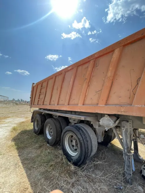 comet Semi-remorque Benne / 3 Essieux / 26 m³ 2014