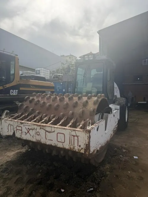 Maxcom 712 2010