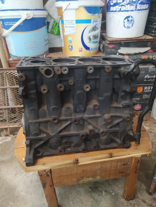 Demi moteur 0.4L.