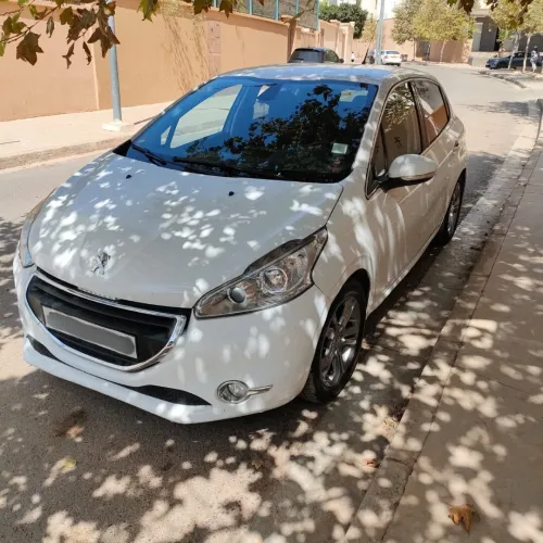 Peugeot 208 2014 