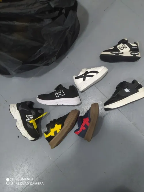Lots de Chaussures pour enfants