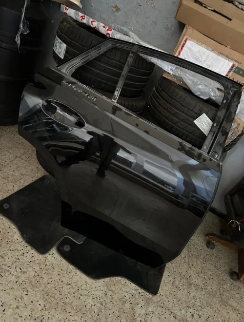 Ail et porte arrière MERCEDES GLE 300d Noir Original 