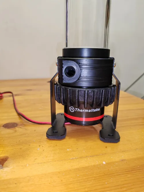 Watercooling Custom Pompe D5 & Réservoir