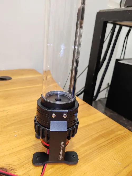 Watercooling Custom Pompe D5 & Réservoir