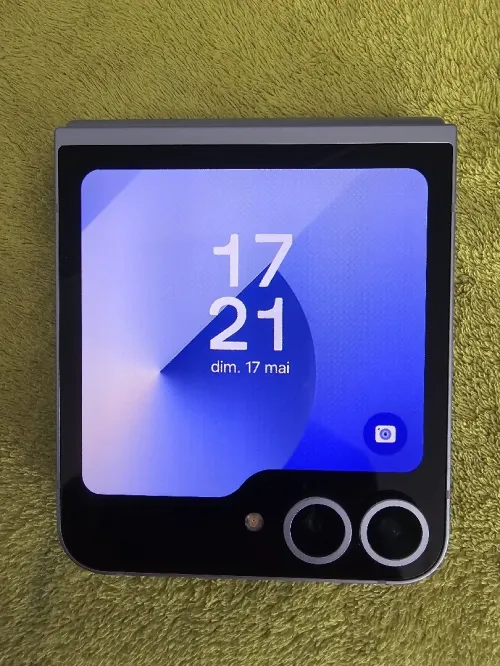 Samsung Z Flip 6