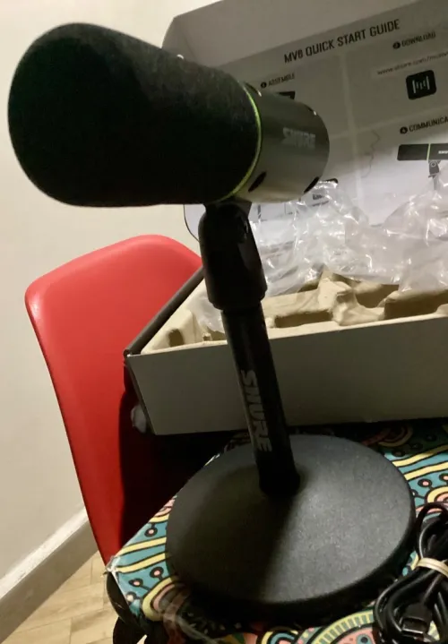 Microphone Shure MV6 professionnel 50 000 dinars pour live, stream, gamer, podcast 