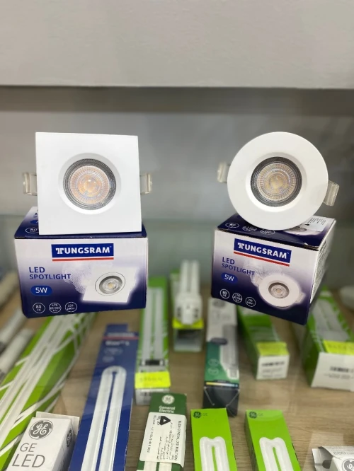 SPOT - SPOT ETANCHE ET LAMPE PISCINE