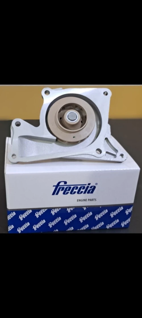 Pompe à eau clio 4 1.5 dci gt line