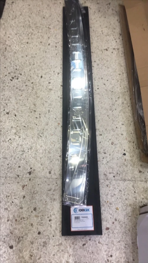 Seuil de chargement chrome alu  pour VW T6 CARAVELLE 2022+
