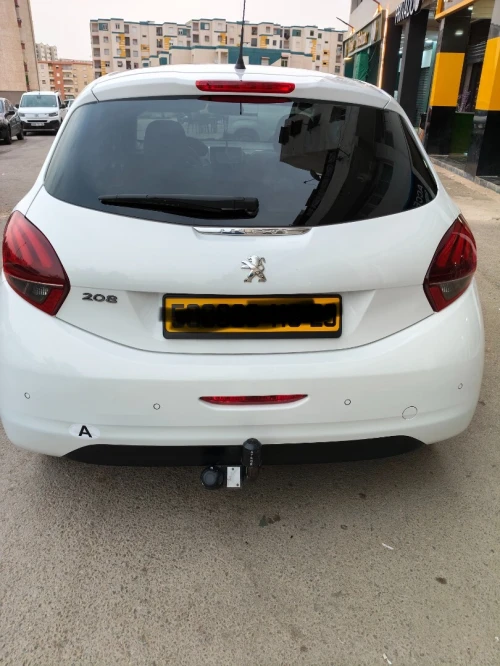 Peugeot 208 2016 Allure Facelift