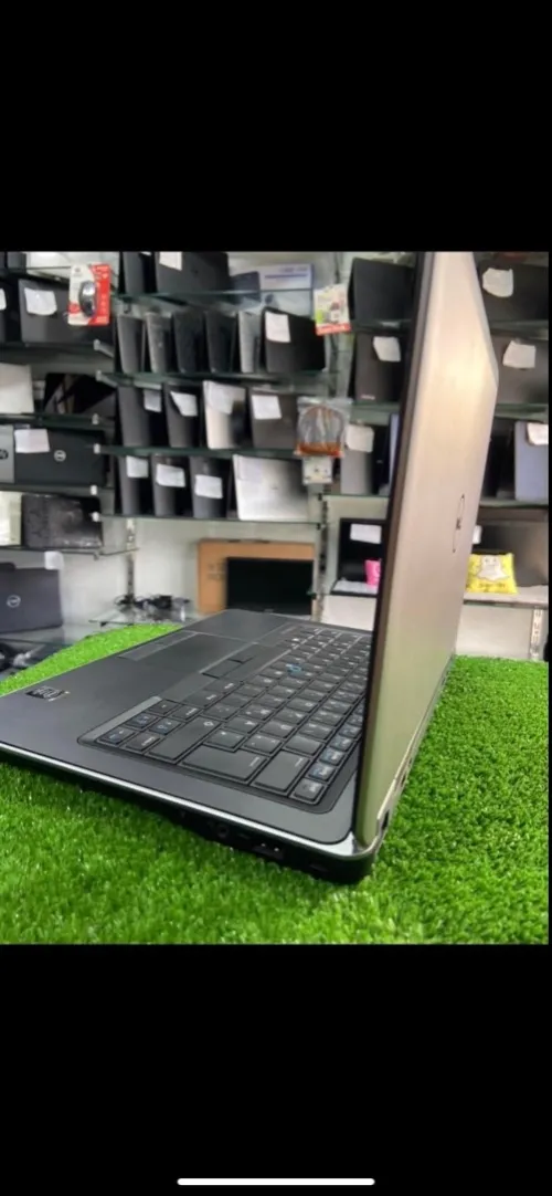 Promotion Dell latitude i7 vpro 4300 14,6 pouce avec cartable ssd 8Gb / 16Gb ram 