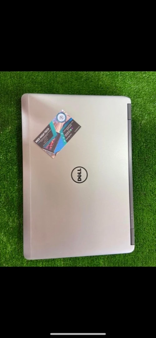 Promotion Dell latitude i7 vpro 4300 14,6 pouce avec cartable ssd 8Gb / 16Gb ram 