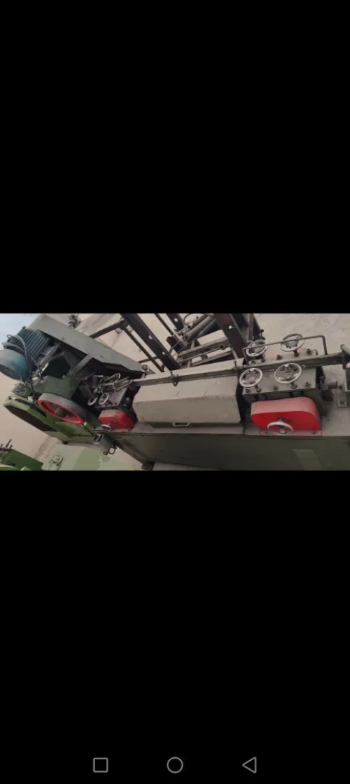 Machine fabriquer la tige filetée