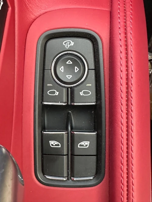 Porsche Boxster 718 2025 Style plus édition carbone