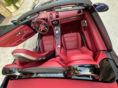 Porsche Boxster 718 2025 Style plus édition carbone