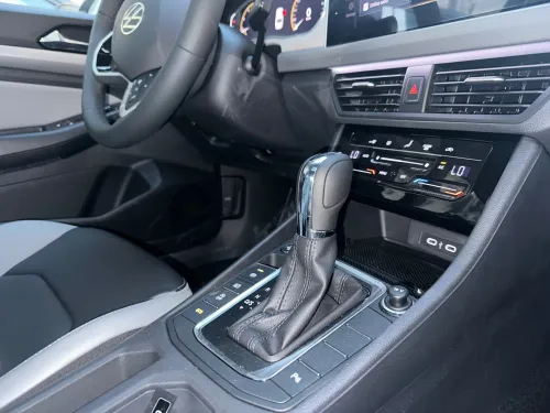 Volkswagen Bora 2025 300 Tsi