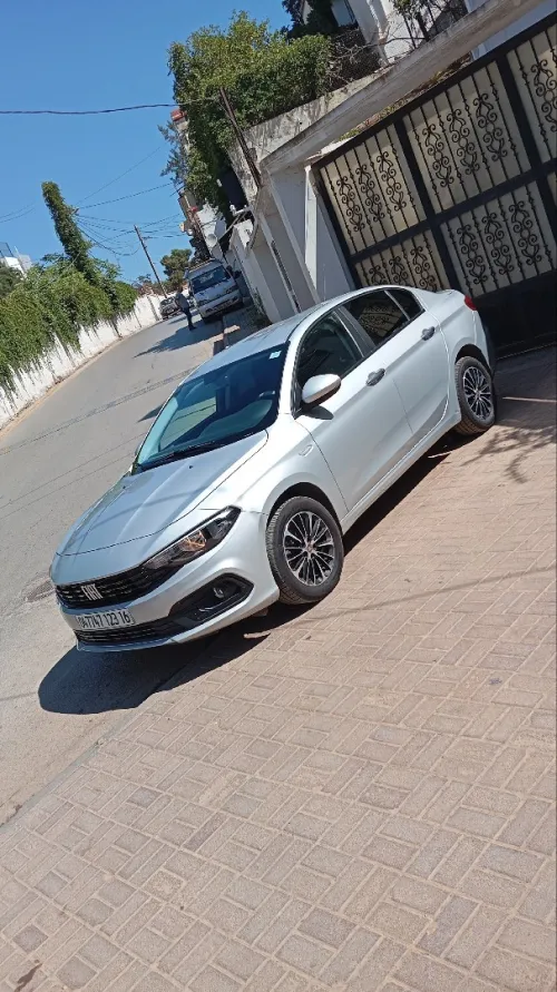 Location de voitures VIP en Algérie 