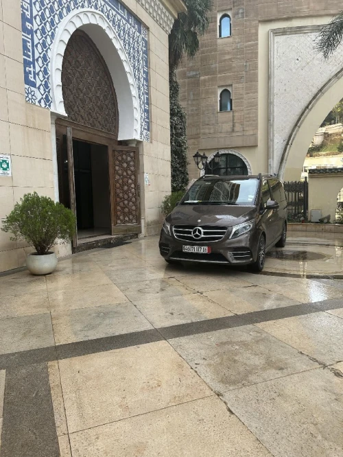 Location de voitures VIP en Algérie 