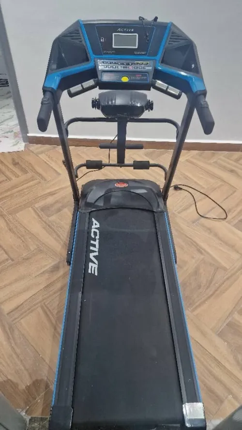Tapis roulants avec un vibrateur pour le massage