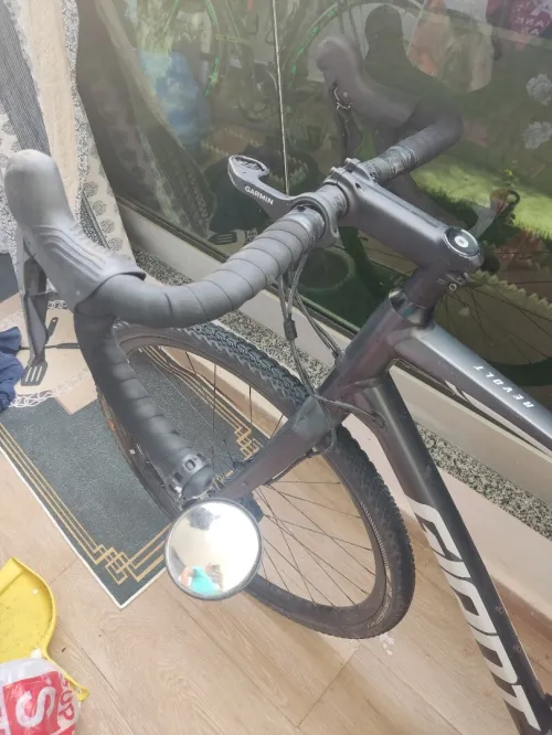 Vélo  GIANT gravel taille 57