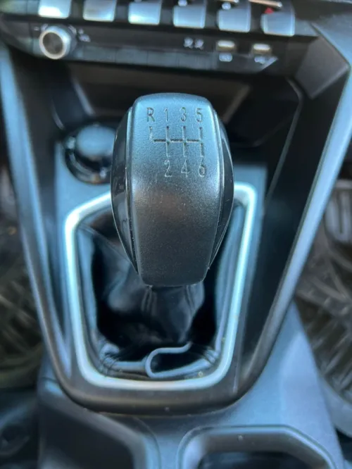 Peugeot pik up 2022 