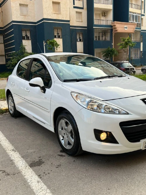Peugeot 207 2012 Fennec