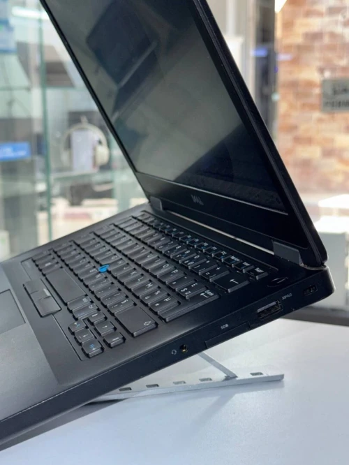 PC LAPTOP DELL LATITUDE 5480 / I7-6TH / NVIDIA GEFORCE MX930