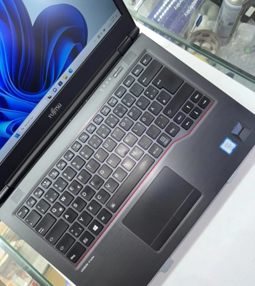 LAPTOP FUJITSU LIFEBOOK U747 