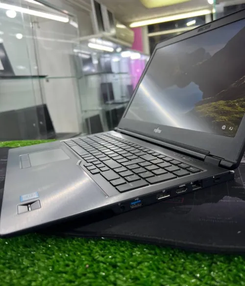 PC LAPTOP FUJITSU LIFEBOOK U758