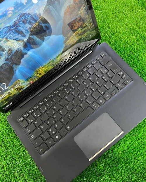  pc  portable TOSHIBA Protégé 30T-E