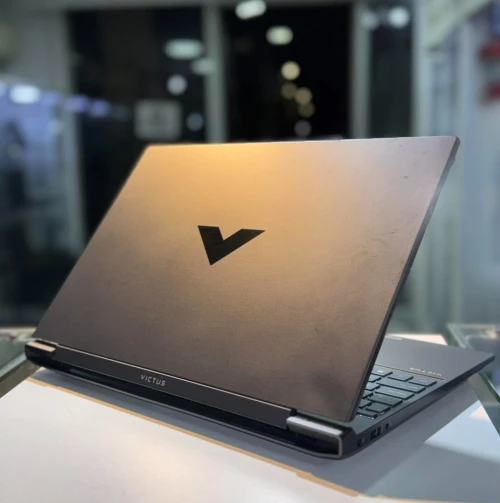LAPTOP GAMING HP VICTUS / I7-13EME GNR / RTX5060 / 1TB SSD