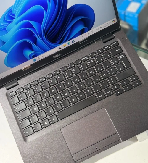 PC LAPTOP DELL LATITUDE 5300