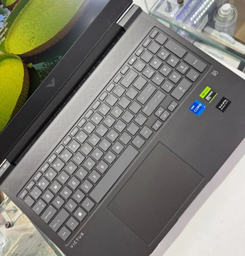  Laptop Gaming HP VICTUS /  I7-13700H / 16GB RAM / RTX 4060